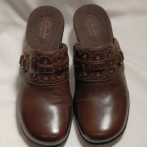 Clarks Bendables Brown Mules